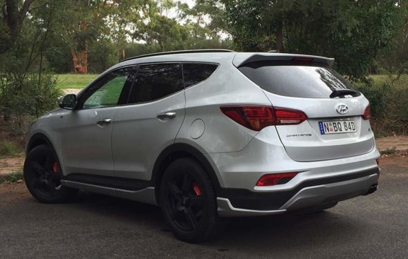 Hyundai Santa Fe SR 2017 review | road test | CarsGuide