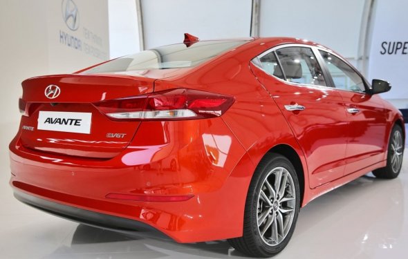 Новый Hyundai Elantra 2016-2017 цена фото видео, комплектации